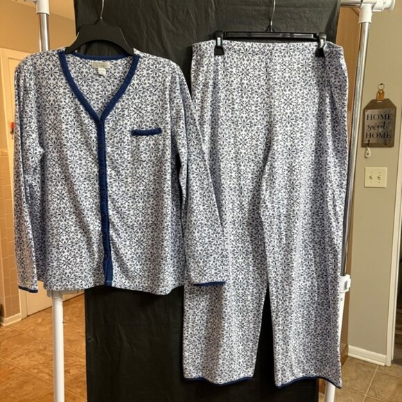 Celestial Dreams Elegant Blue and White Women's Large Pajama Set Comfy Cozy - Picture 1 of 5